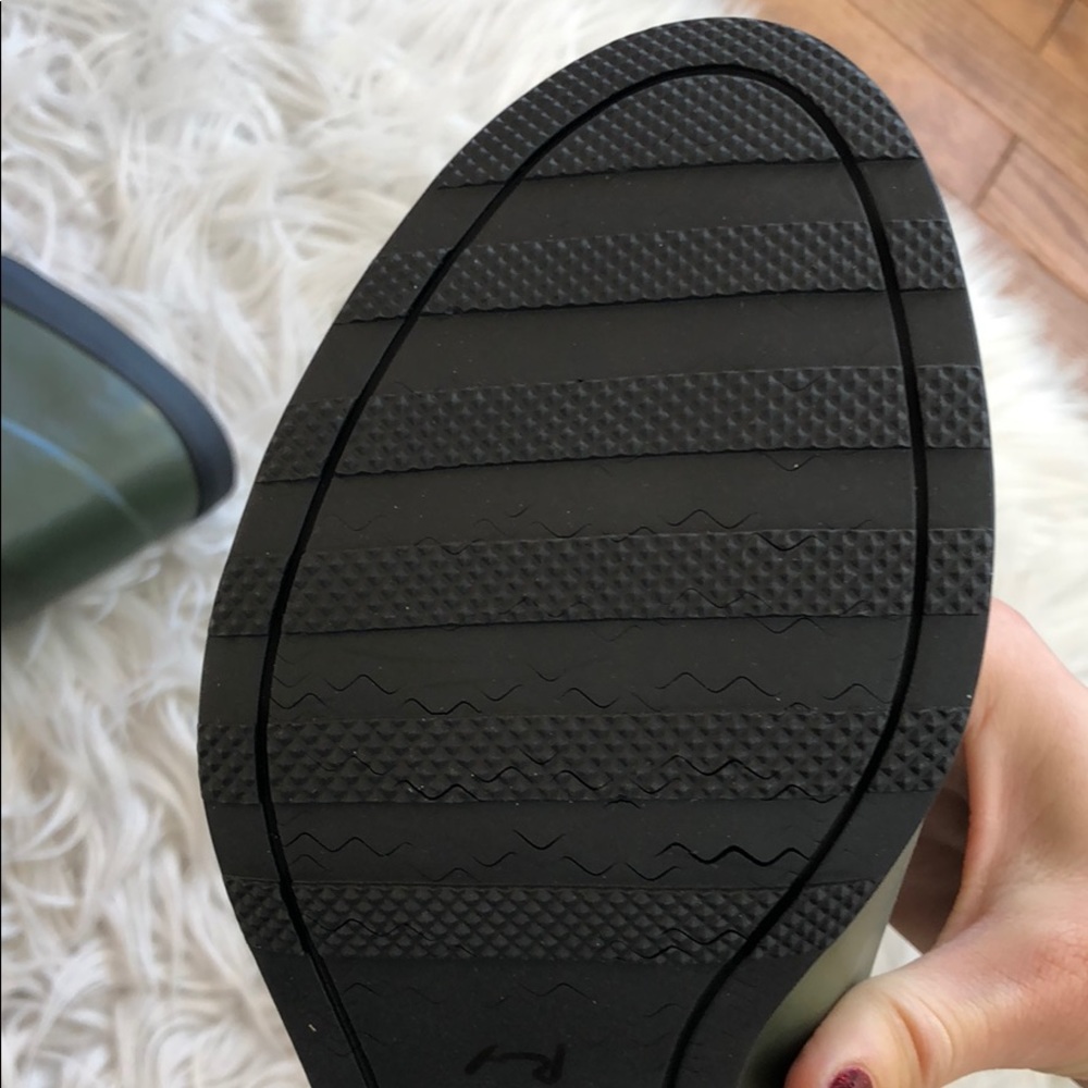 NEW • Sorel • Tall Rain Boots Olive Green Black 7 - Picture 4 of 4